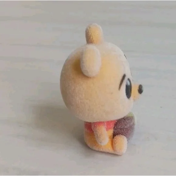 Disney Doorables Winnie The Pooh Flocked Figure Mini Toy - Picture 3 of 4